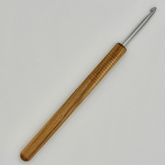 addiNature Olivenholz-Häkelnadel – Handwerk & Natur vereint